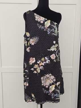 Maeve Ashbury One-Shoulder Black Floral Shift Dress Size 8 Studded Scalloped Hem
